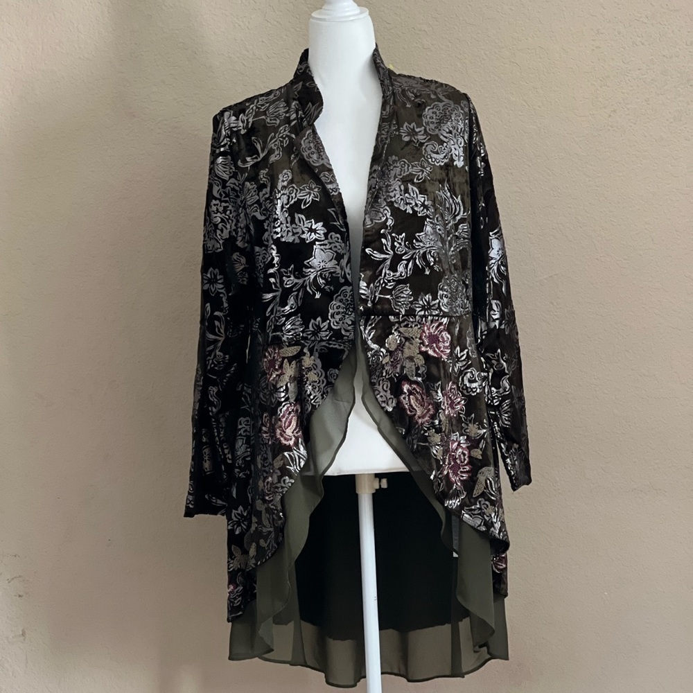 CHICO'S Floral Velvet Jacket Ambered Olive
Open Front size:1 - Picture 8 of 8